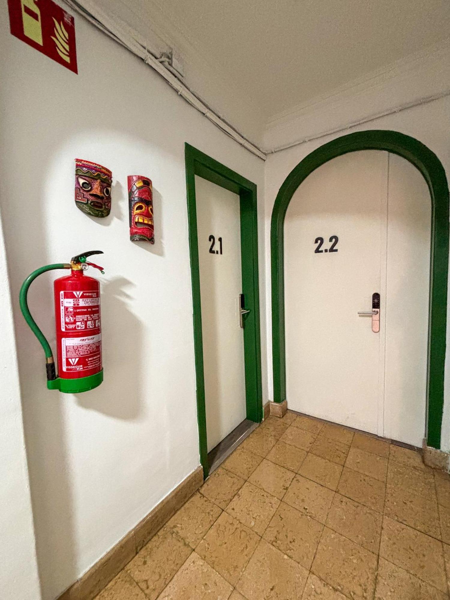 Tarragona Hostel Exterior photo
