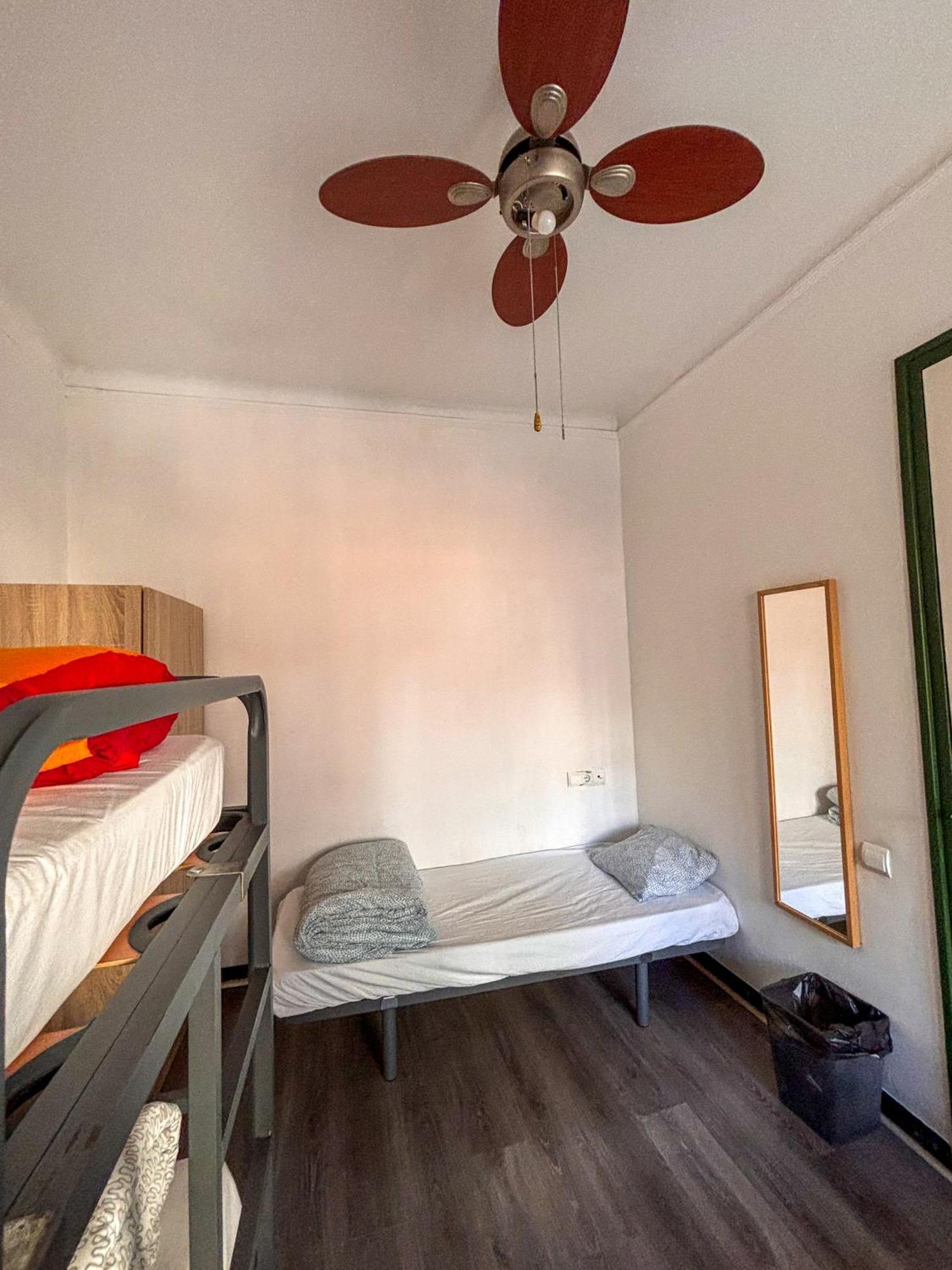 Tarragona Hostel Exterior photo