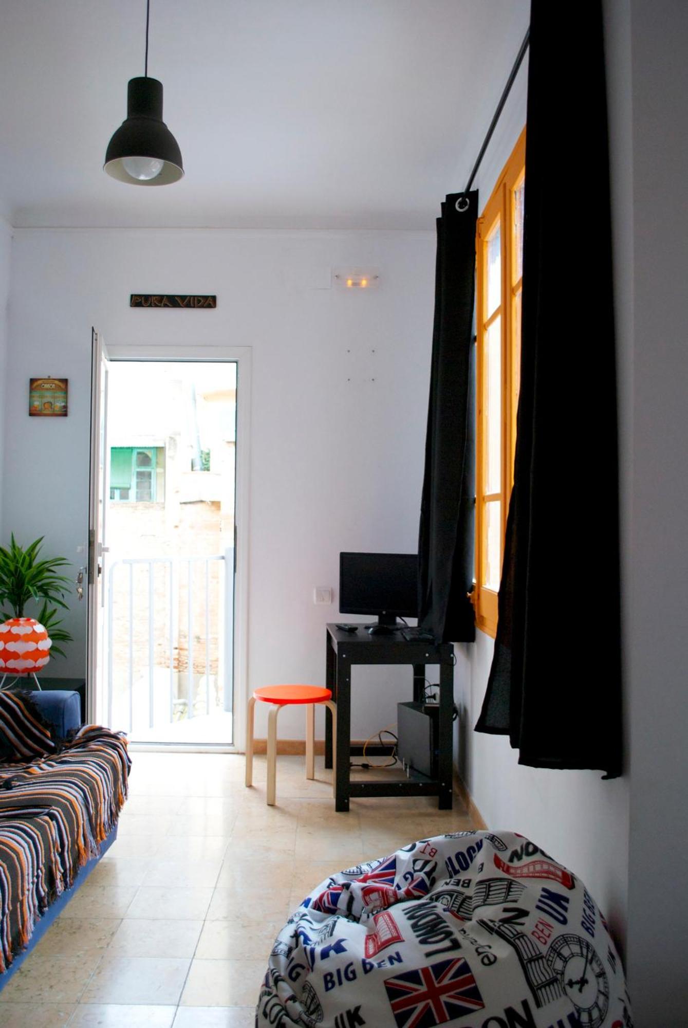 Tarragona Hostel Exterior photo